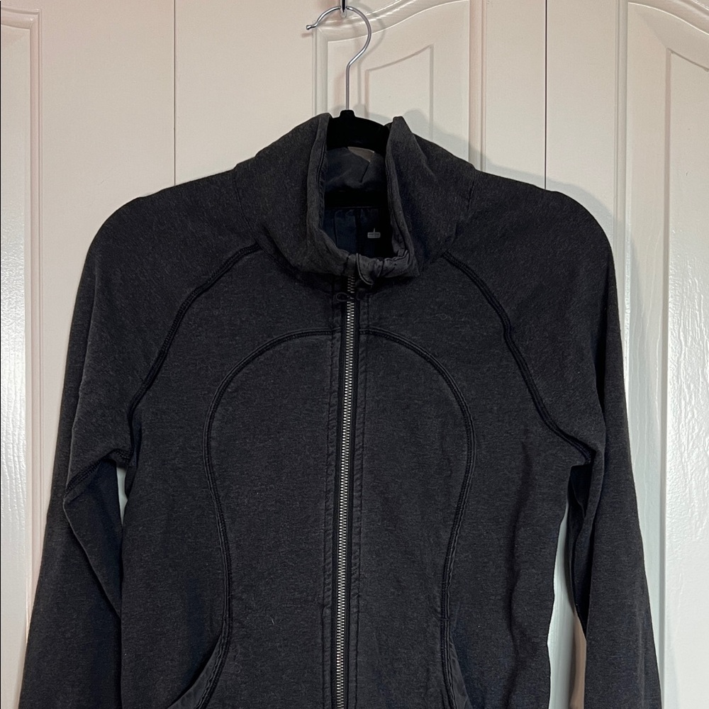 Women's Black Jacket Lululemon Scuba Collared neck zip up athletic sweater - Picture 2 of 8